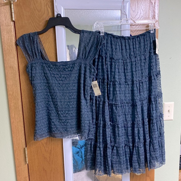 NWT Max Studio 2 piece Stretch Lace Slate Blue Top & Skirt Fun & Flirty - Picture 1 of 8